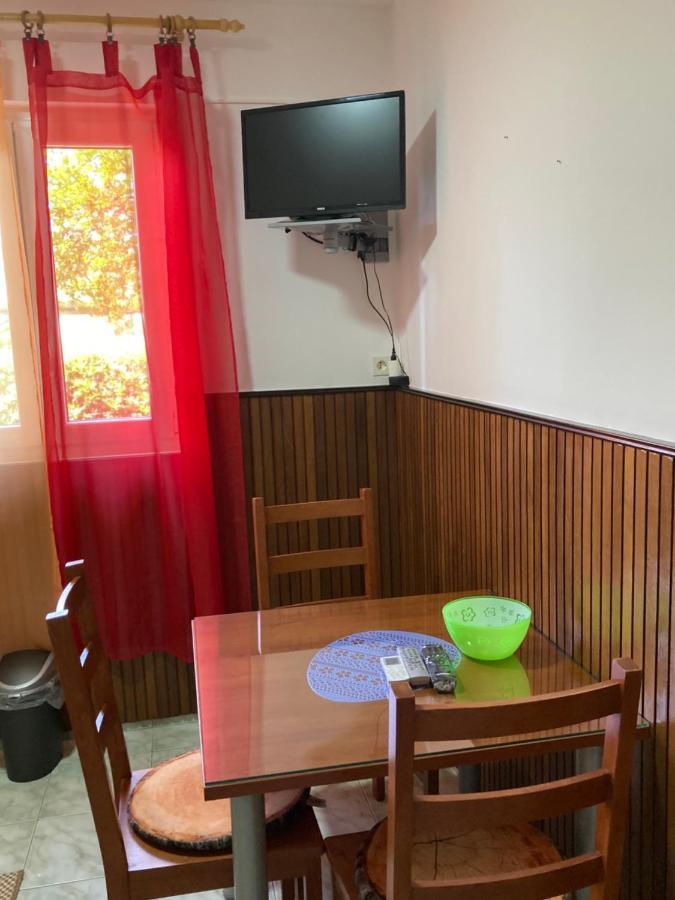 Apartments Hrnjic 乌马格 外观 照片