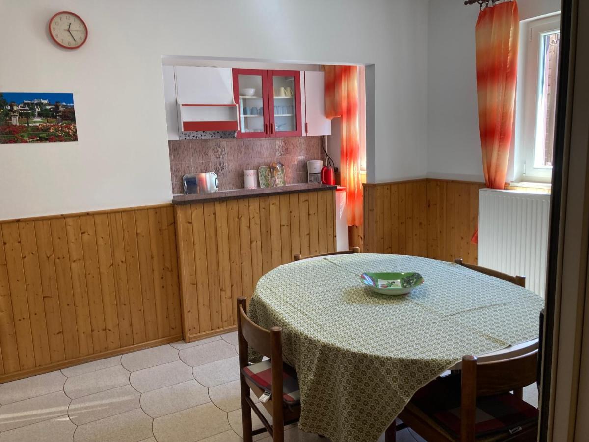 Apartments Hrnjic 乌马格 外观 照片