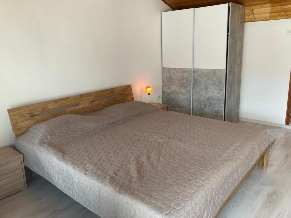 Apartments Hrnjic 乌马格 外观 照片