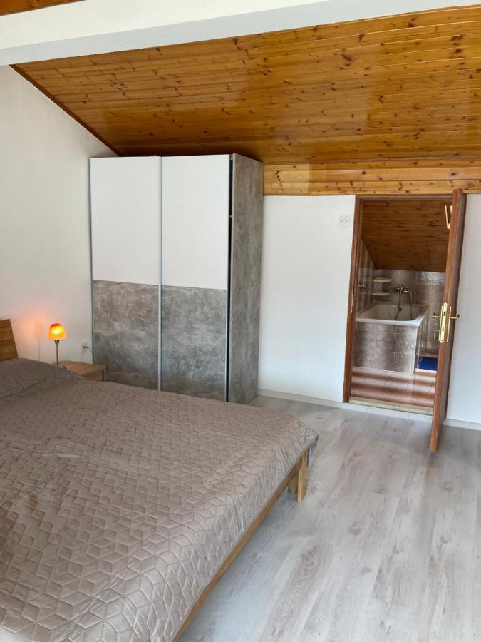 Apartments Hrnjic 乌马格 外观 照片