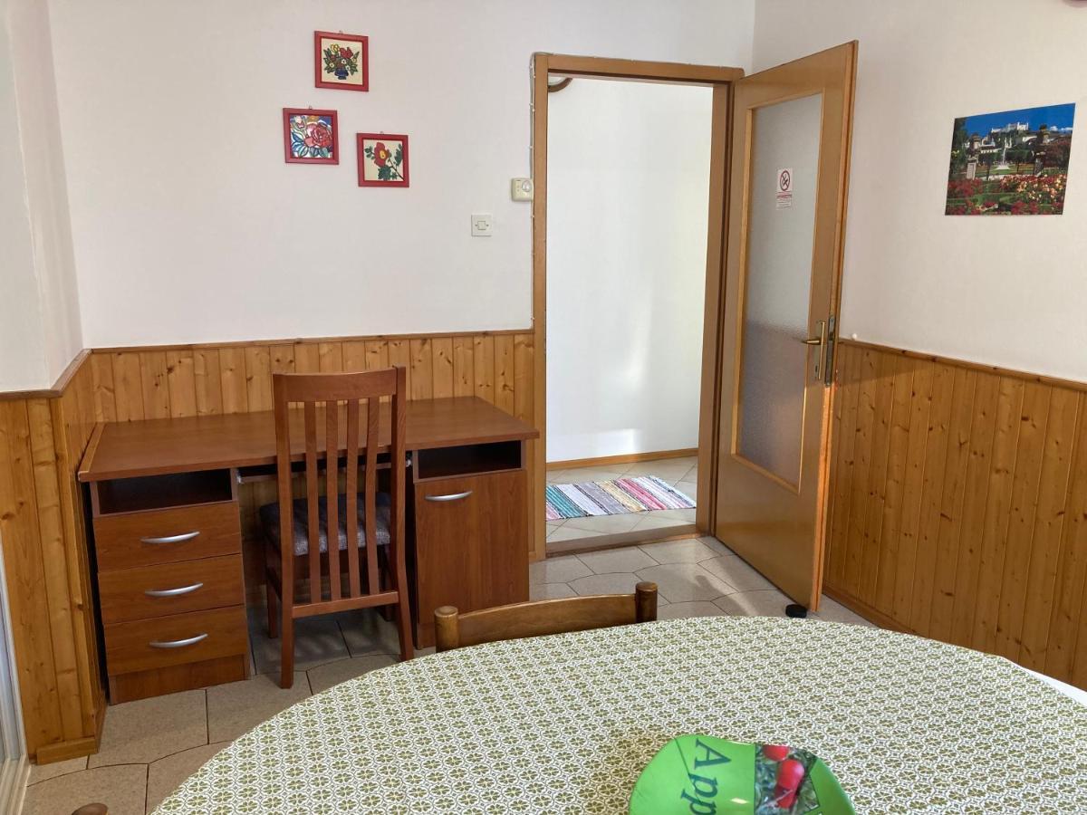 Apartments Hrnjic 乌马格 外观 照片
